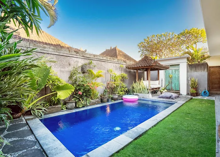 Azure 1 - Private In Shared Balinese Pool Near Echo Beach! Séjour chez l'habitant *