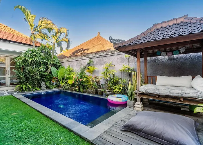 Azure 1 - Private In Shared Balinese Pool Near Echo Beach! Séjour chez l'habitant
