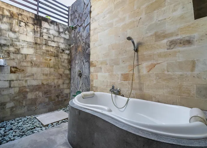 Séjour chez l'habitant Azure 1 - Private In Shared Balinese Pool Near Echo Beach!