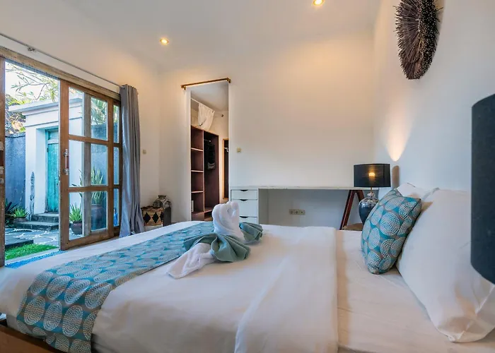 Azure 1 - Private In Shared Balinese Pool Near Echo Beach! Séjour chez l'habitant Canggu