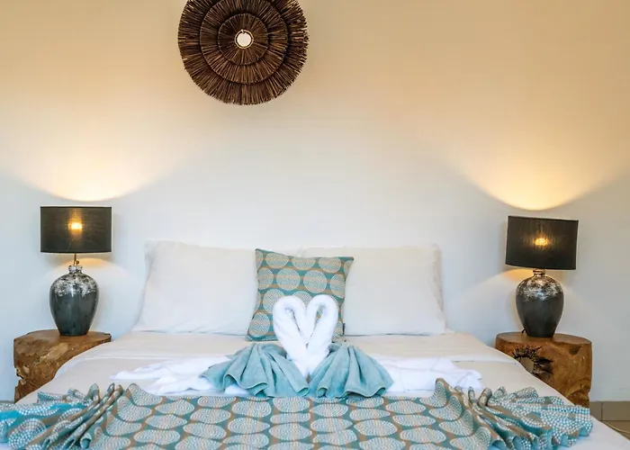Azure 1 - Private In Shared Balinese Pool Near Echo Beach! * Canggu