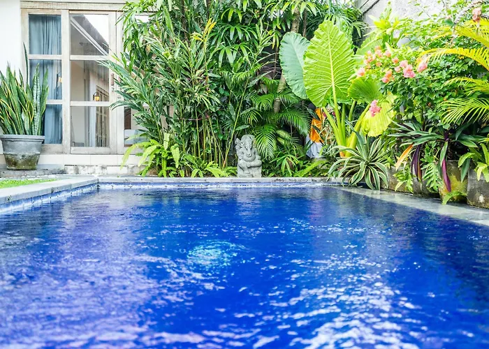 Azure 1 - Private In Shared Balinese Pool Near Echo Beach! Séjour chez l'habitant