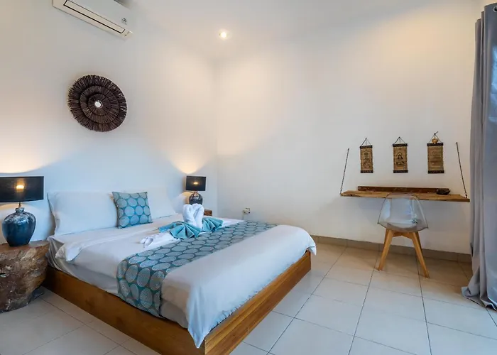 Azure 1 - Private In Shared Balinese Pool Near Echo Beach! Séjour chez l'habitant *