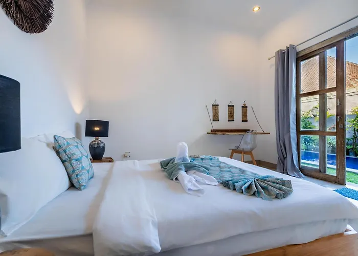 Azure 1 - Private In Shared Balinese Pool Near Echo Beach! Séjour chez l'habitant Canggu